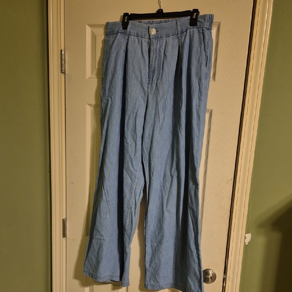 Light Blue Wide-Leg Women's Jeans
